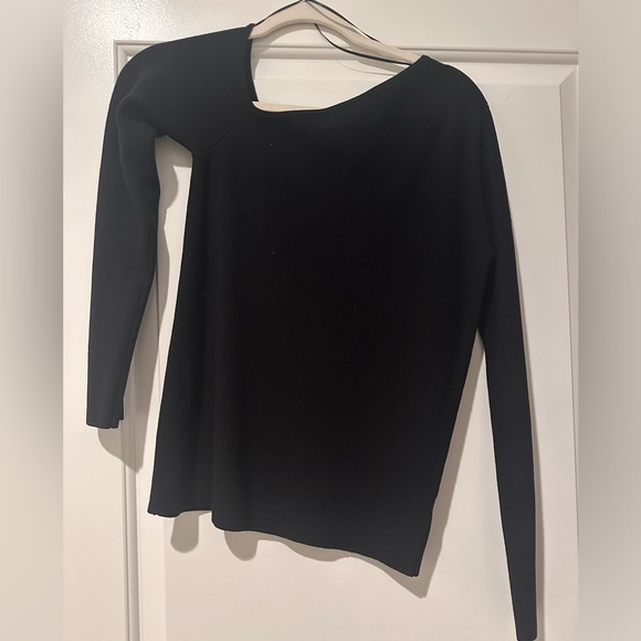 525 America Asymmetrical Sweater In Black Size Medium NWT - Picture 3 of 7